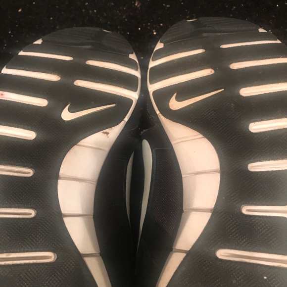 Nike sneakers - Picture 4 of 7